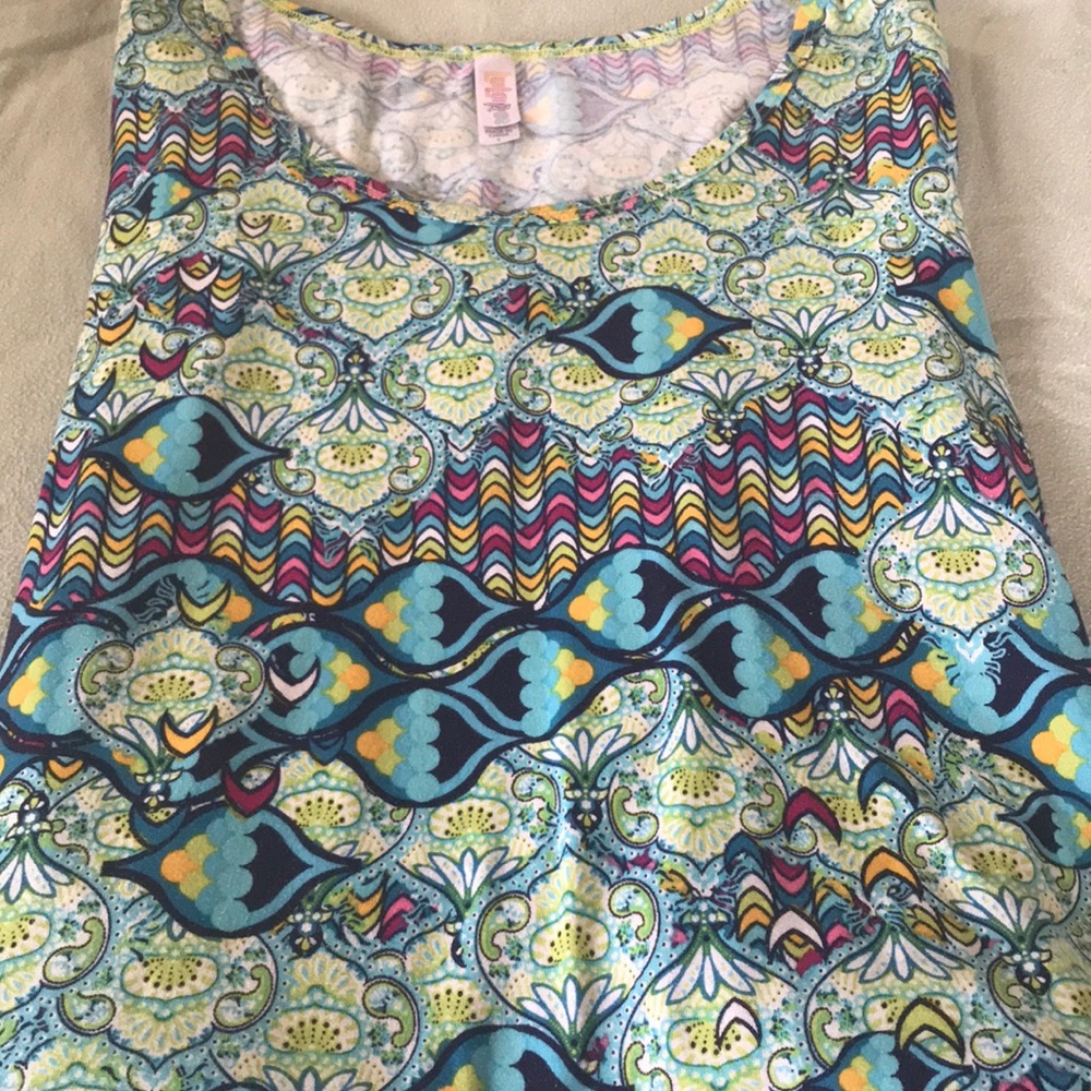 Lularoe Classic Tee